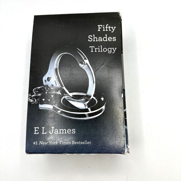 Fifty Shades Trilogy Set in Slipcover Fifty Shades of Grey,Fifty Shades Darker.. - Picture 4 of 7